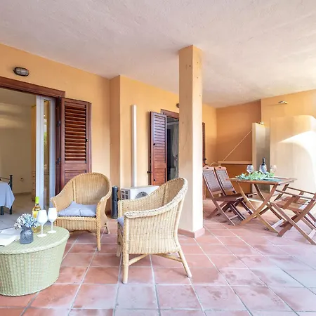 D4-i1 By Interhome Apartamento Golfo Aranci